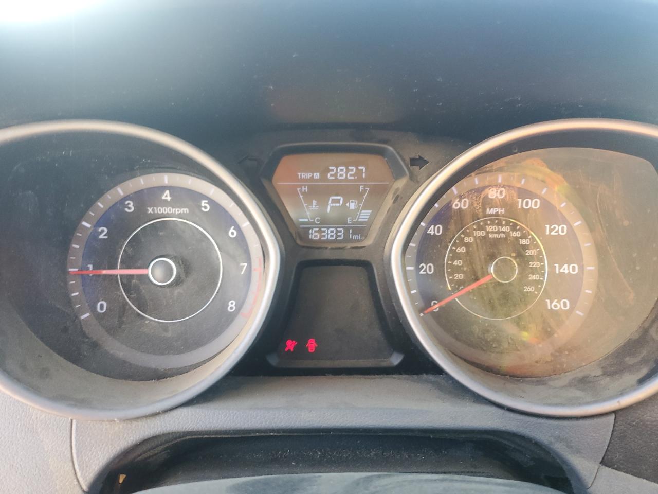2014 Hyundai Elantra - Image 9