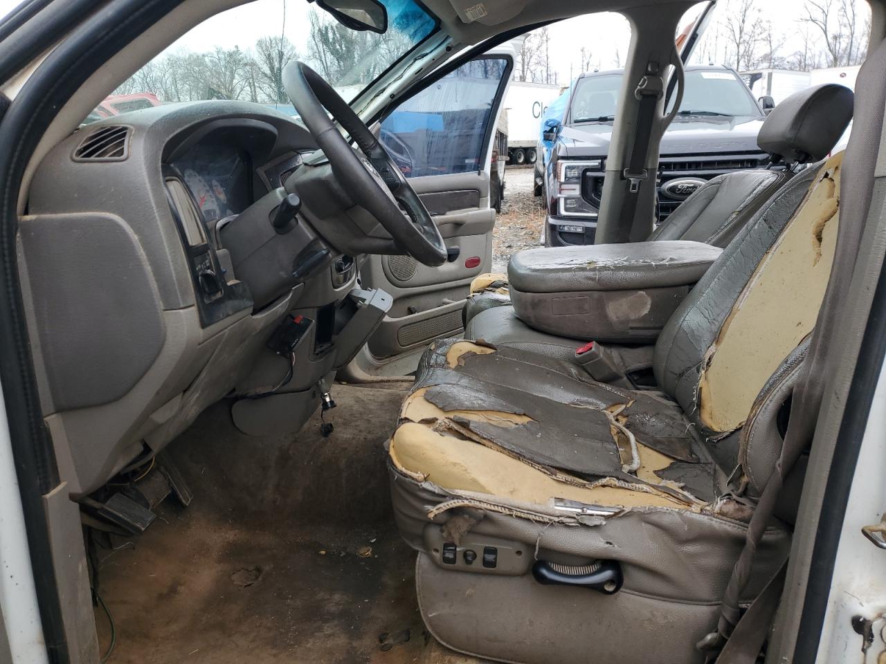 2004 Dodge RAM - Image 7