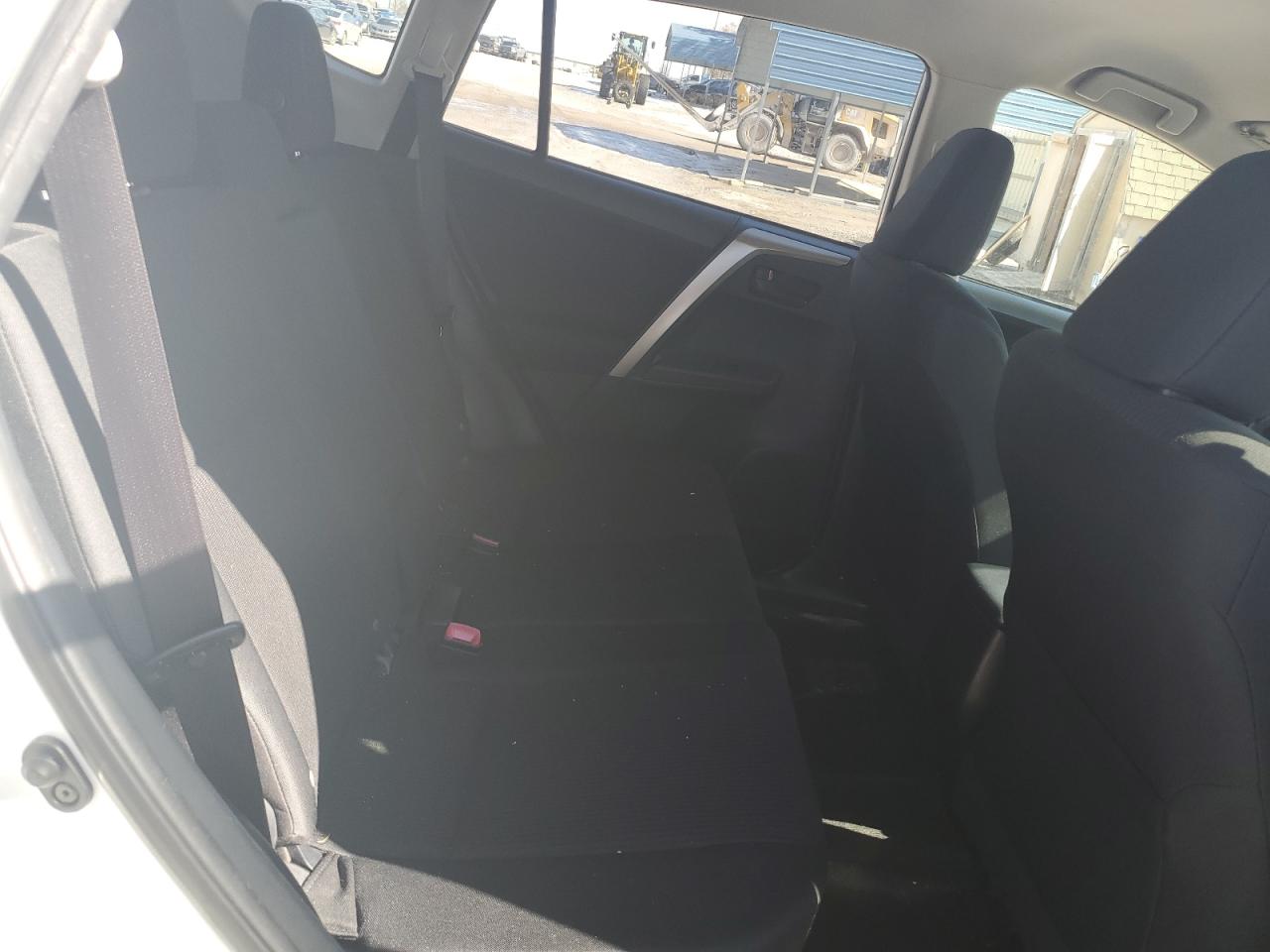 2015 Toyota RAV 4 - Image 11