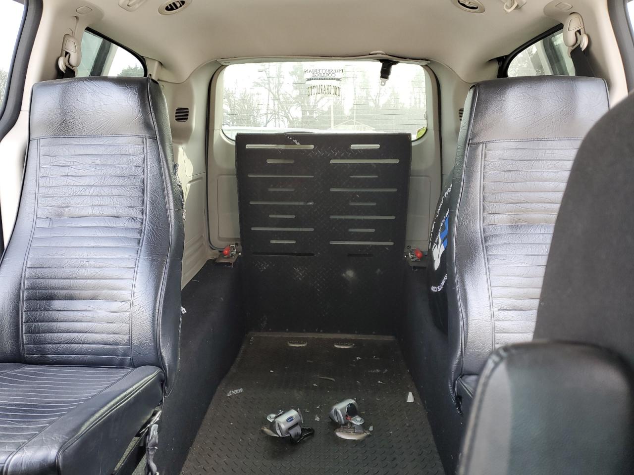 2013 Dodge Caravan - Image 10