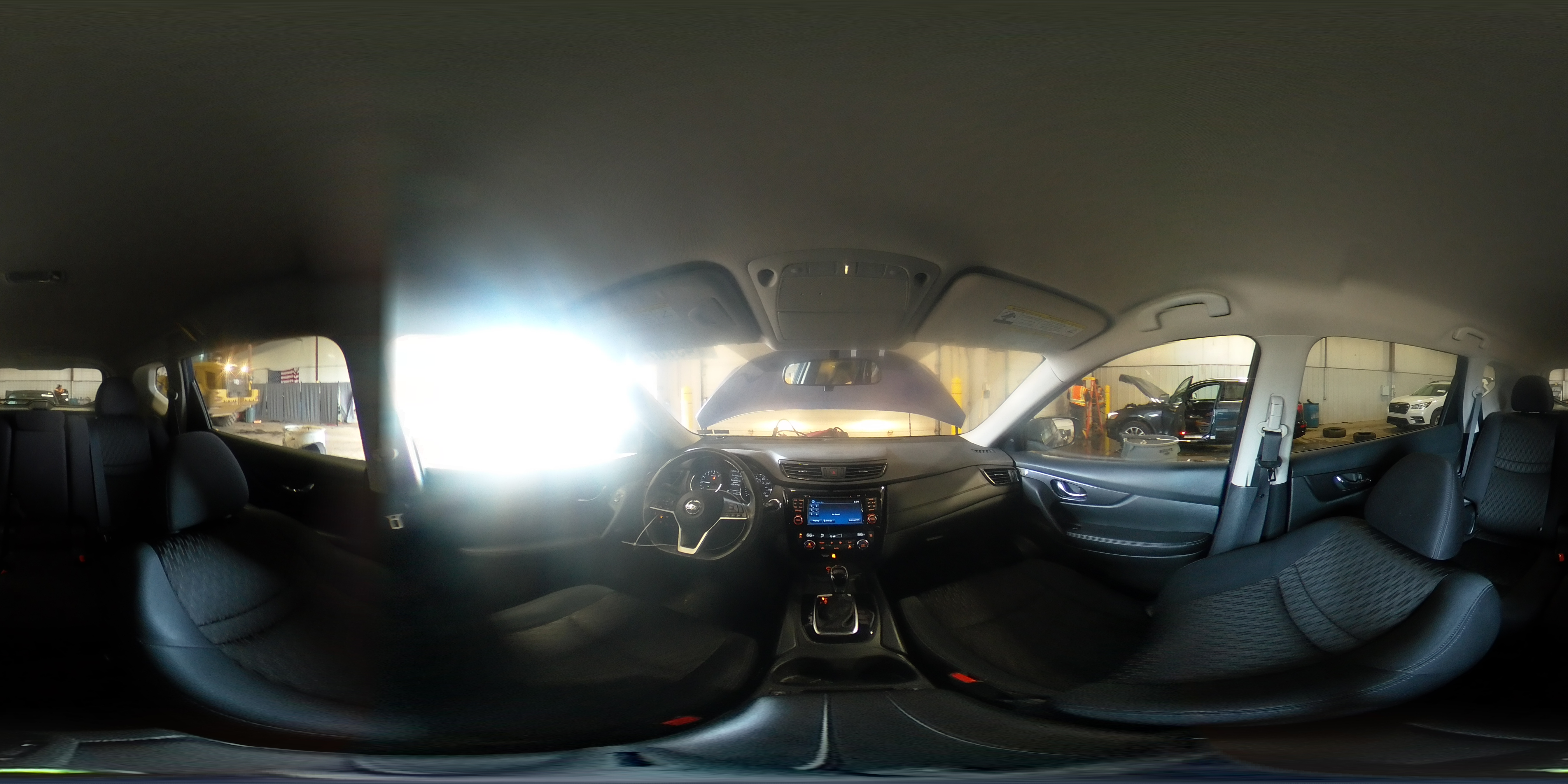 2017 Nissan Rogue - Image 16