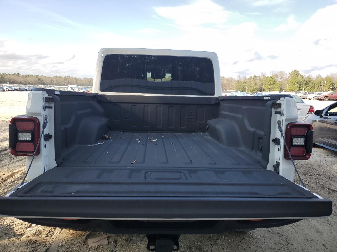 2021 Jeep Gladiator - Image 6