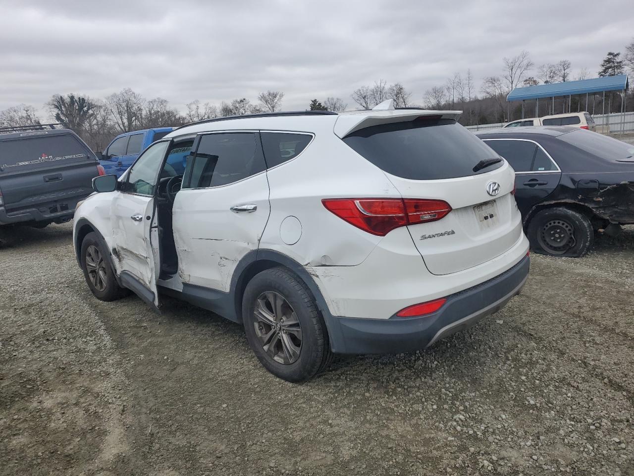 2014 Hyundai Santa Fe - Image 2