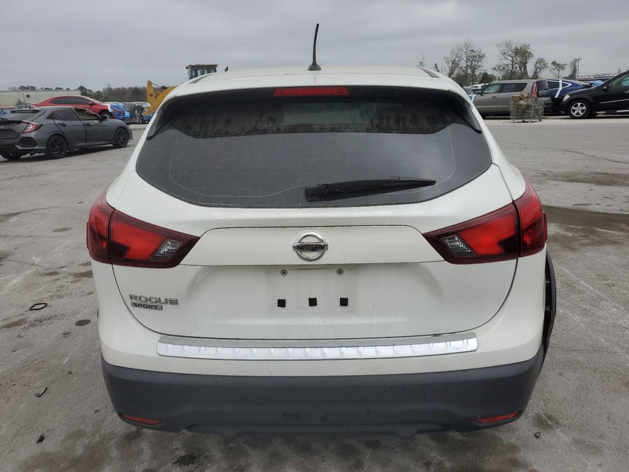 2018 Nissan Rogue - Image 6