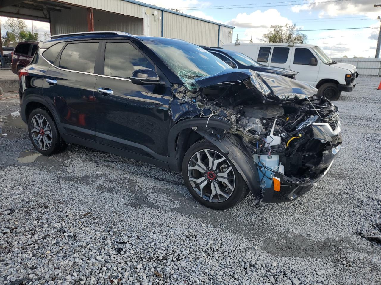 2023 Kia Seltos - Image 4
