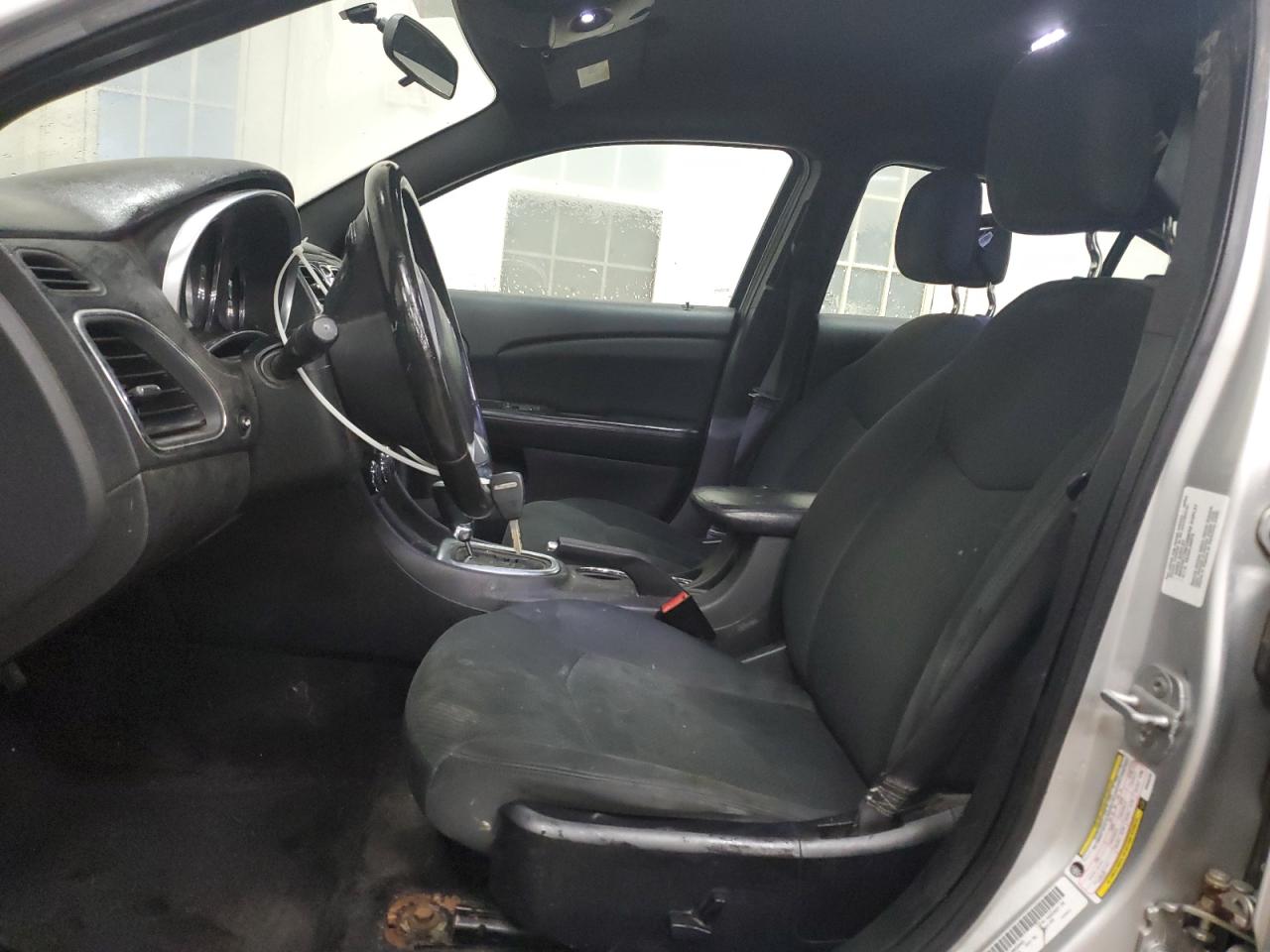 2011 Chrysler 200 - Image 7
