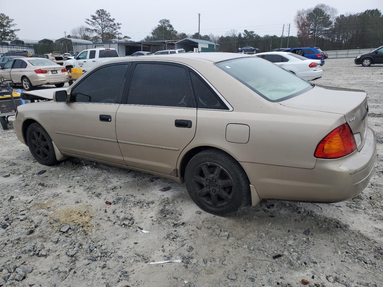 2000 Toyota Avalon - Image 2