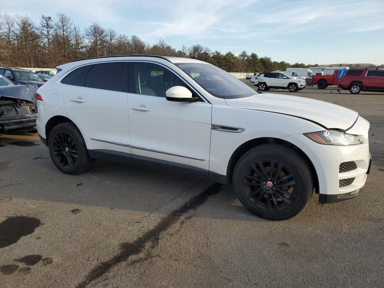 2019 Jaguar F-Pace - Image 4