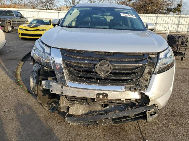  NISSAN PATHFINDER 2023 Srebrny