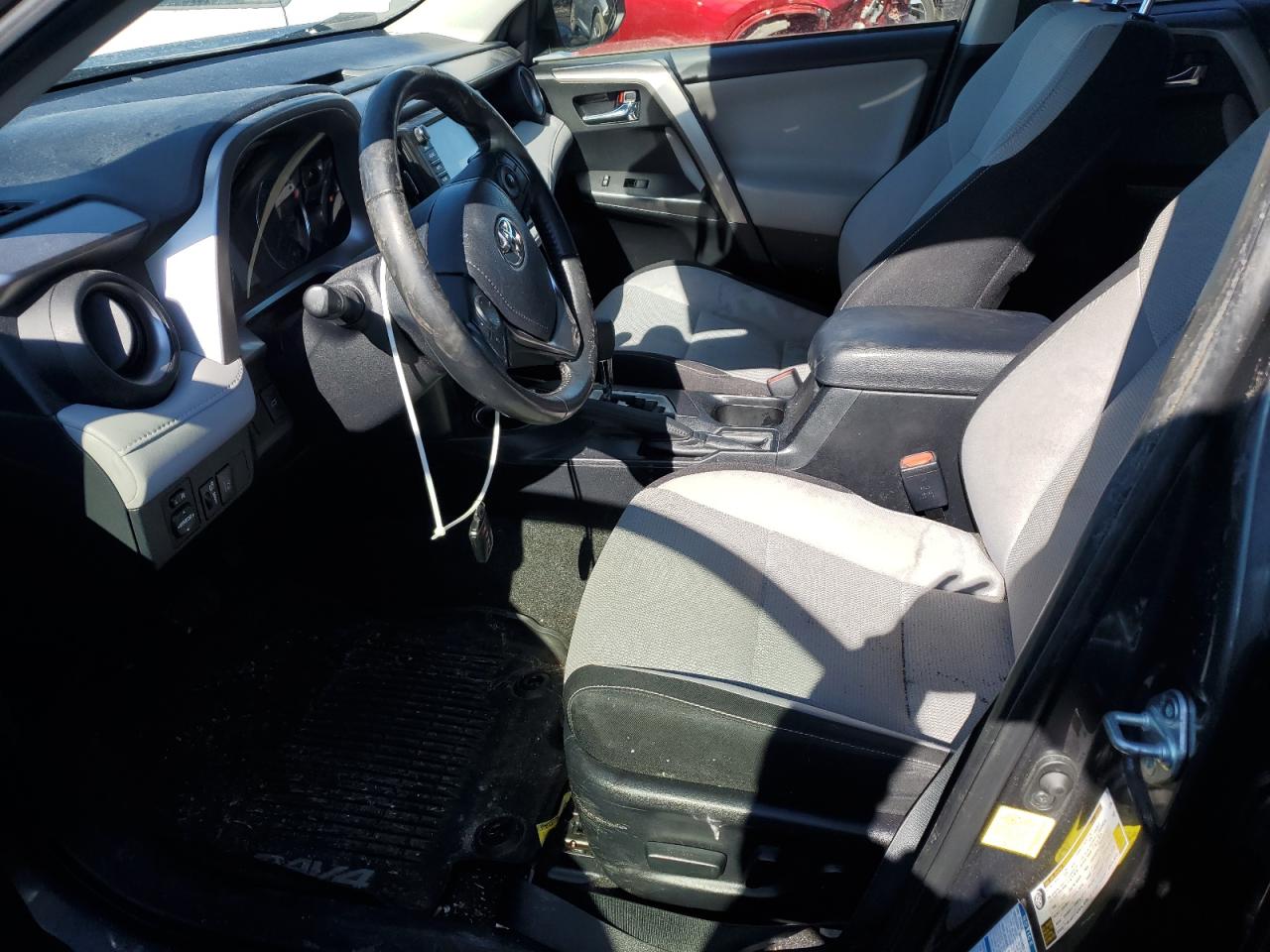2018 Toyota RAV 4 - Image 7