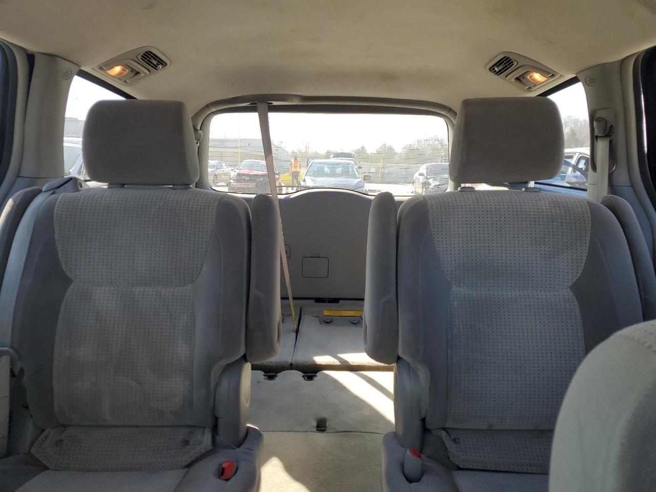 2008 Toyota Sienna - Image 10