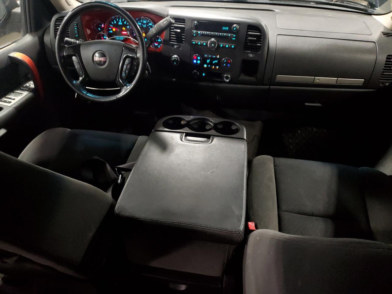 2009 GMC Sierra - Image 8