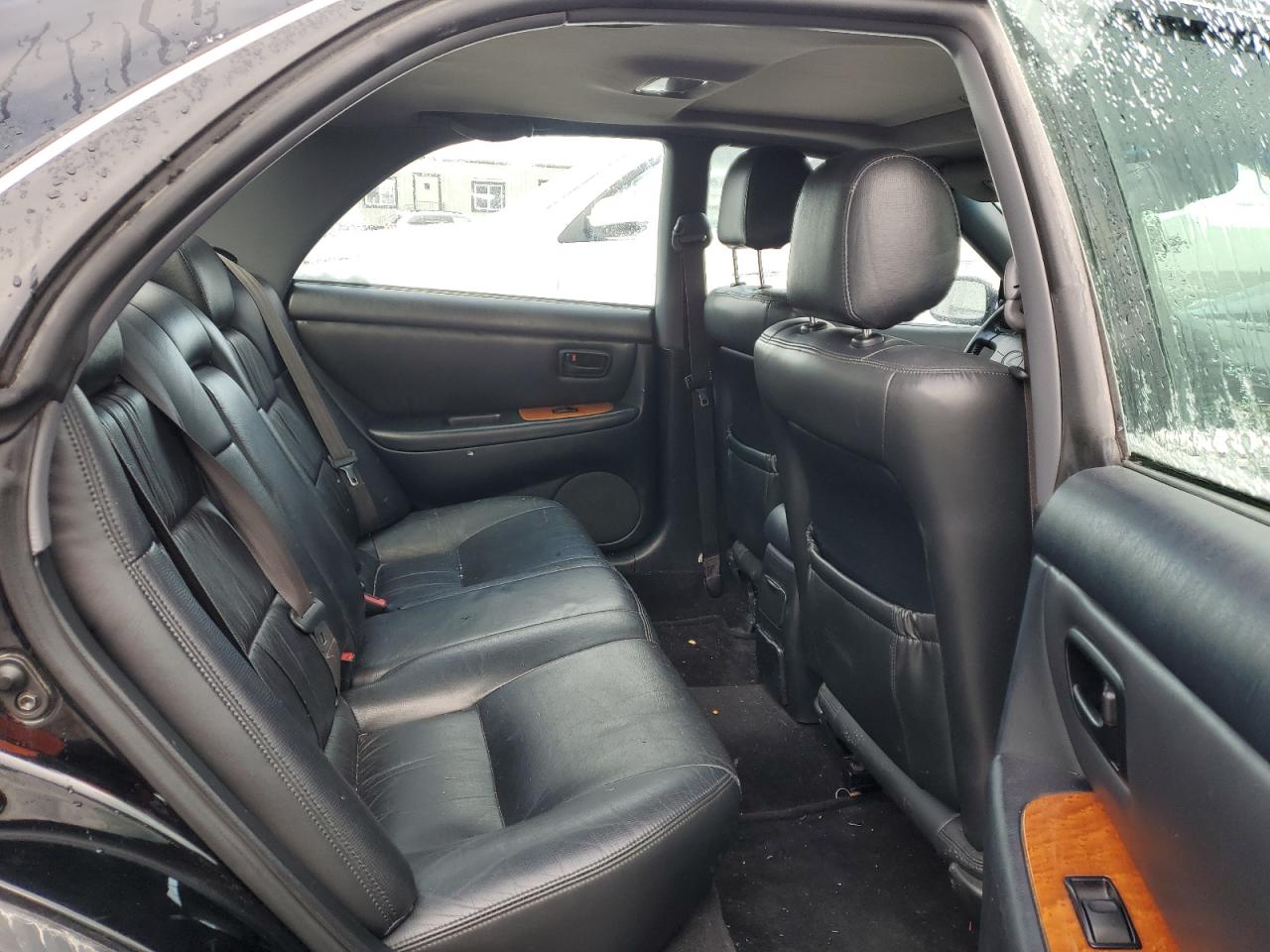2000 Lexus ES - Image 10