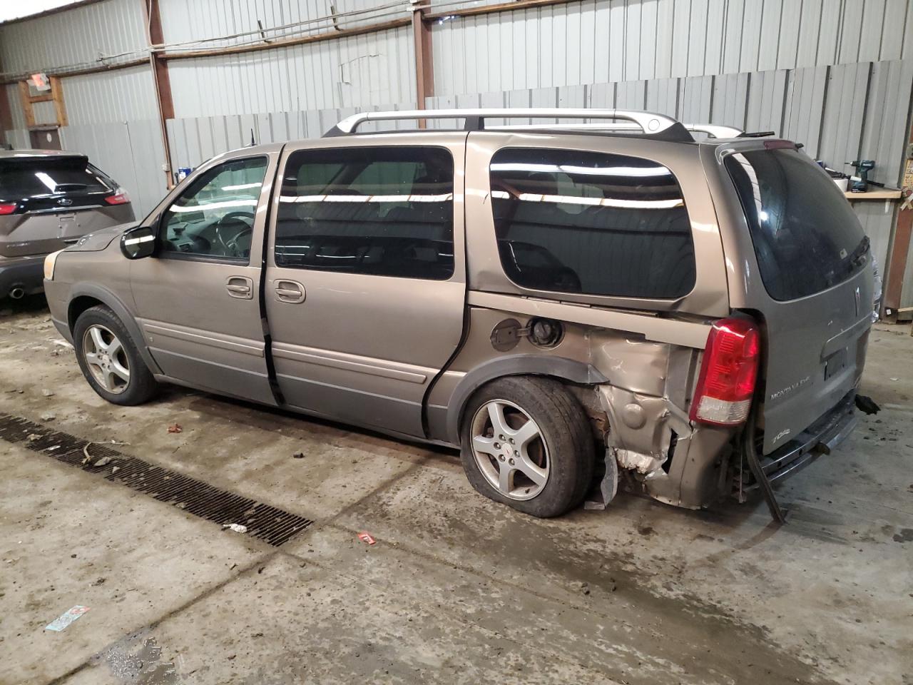 2006 Pontiac Montana - Image 2