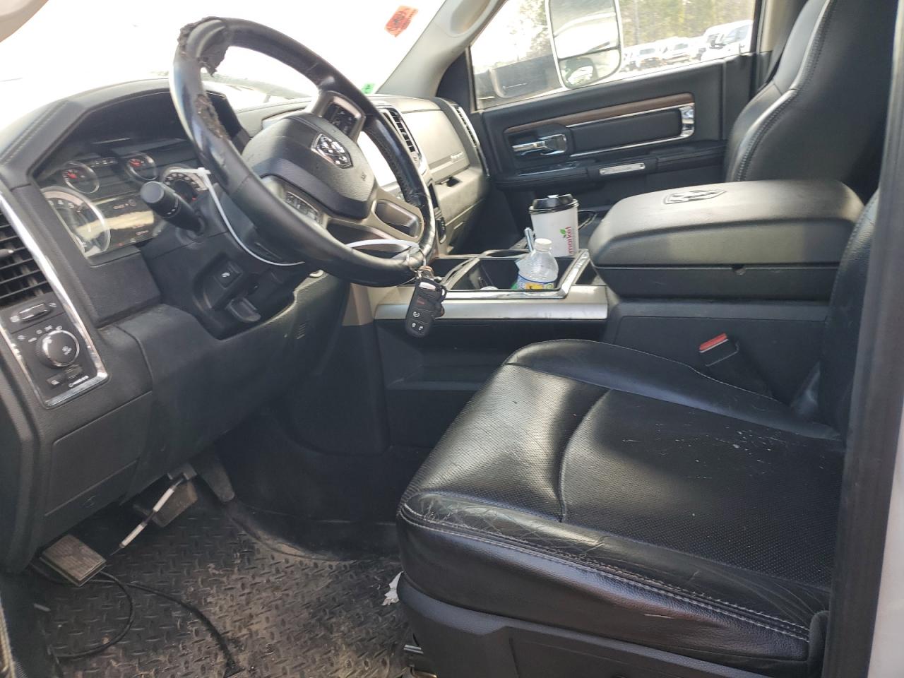2015 RAM 3500 - Image 7
