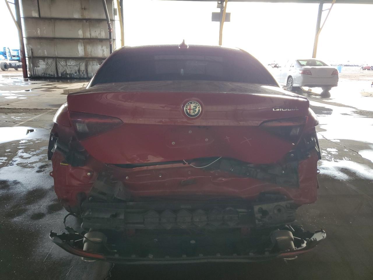 2018 Alfa Romeo Giulia - Image 6