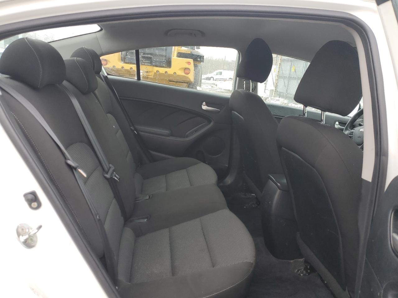 2018 Kia Forte - Image 10