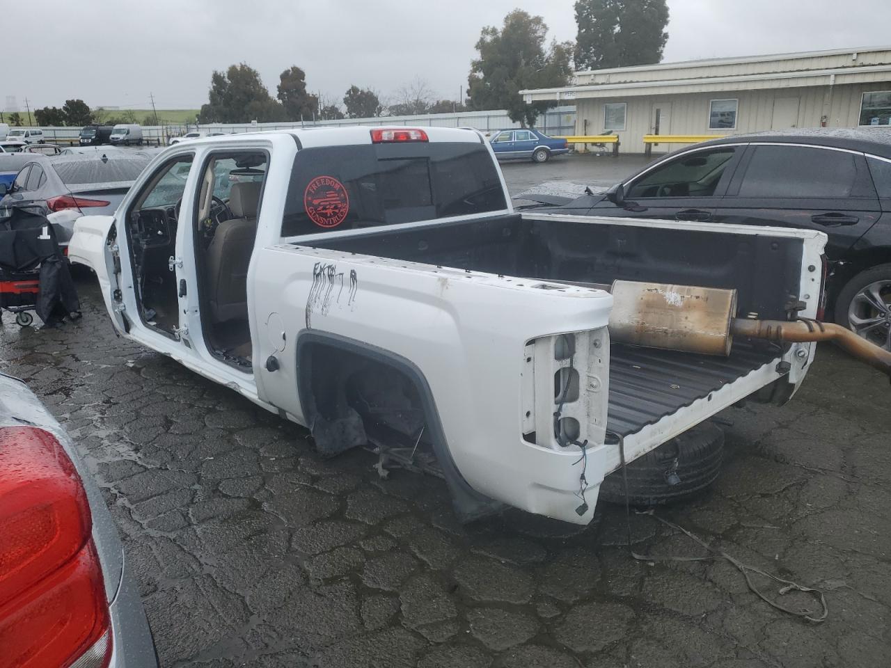 2016 GMC Sierra - Image 2
