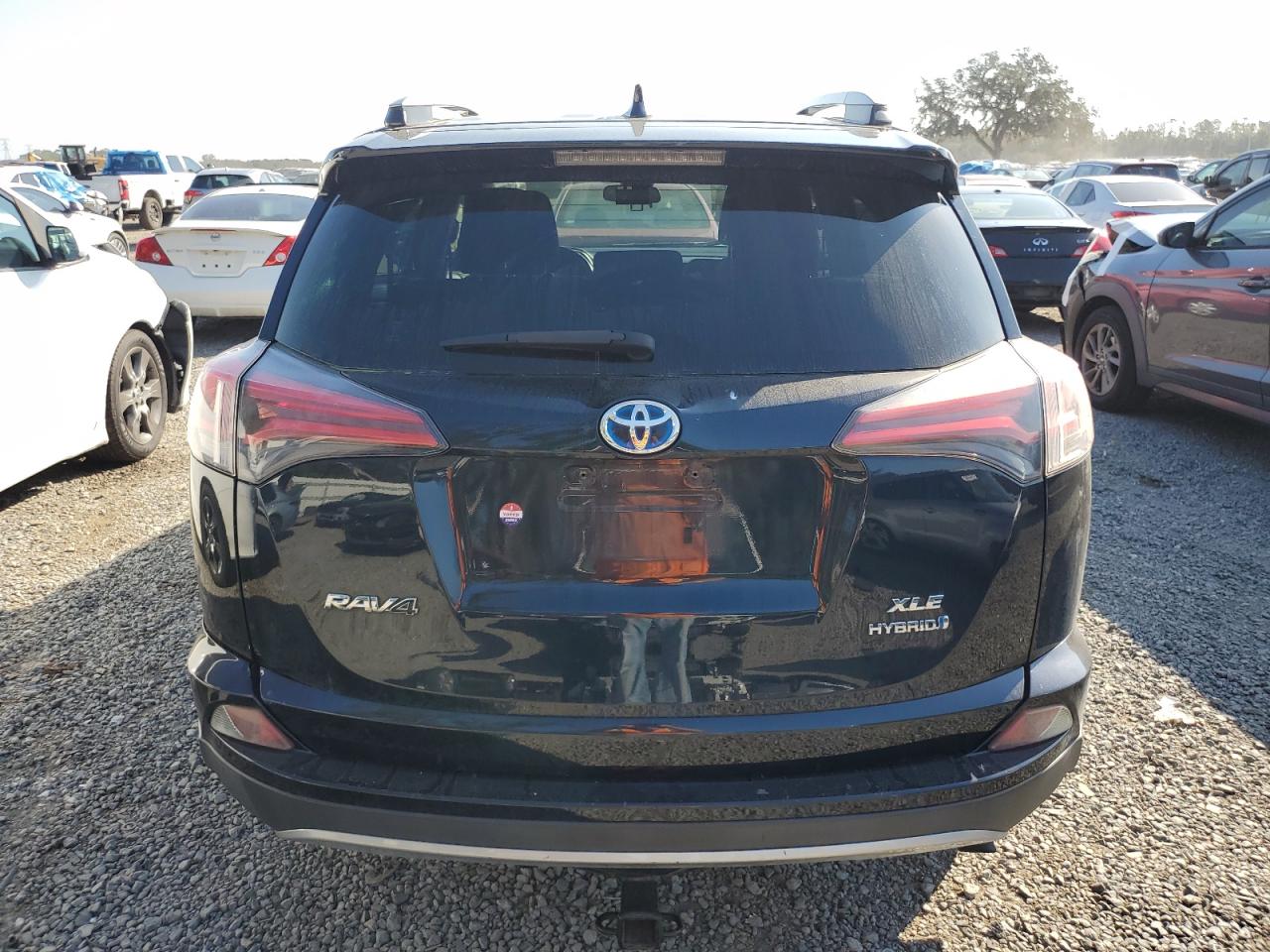2017 Toyota RAV 4 - Image 6
