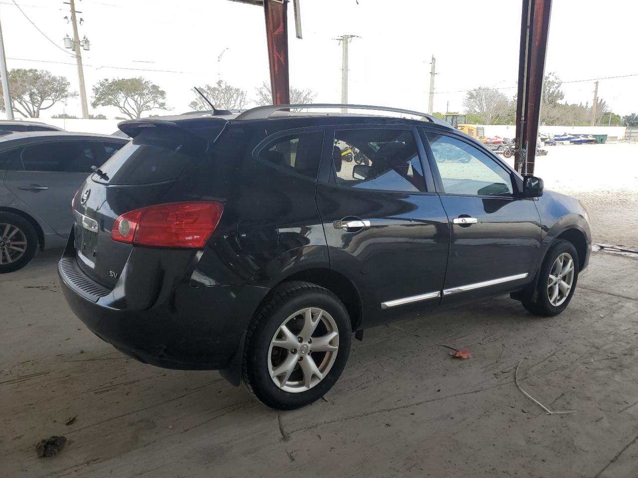 2011 Nissan Rogue - Image 3