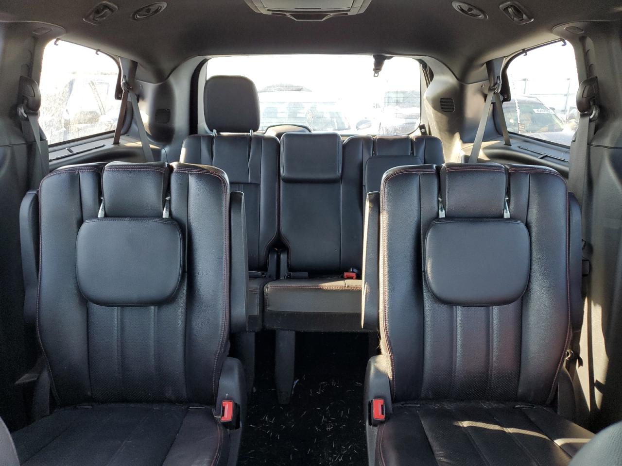 2016 Dodge Caravan - Image 10