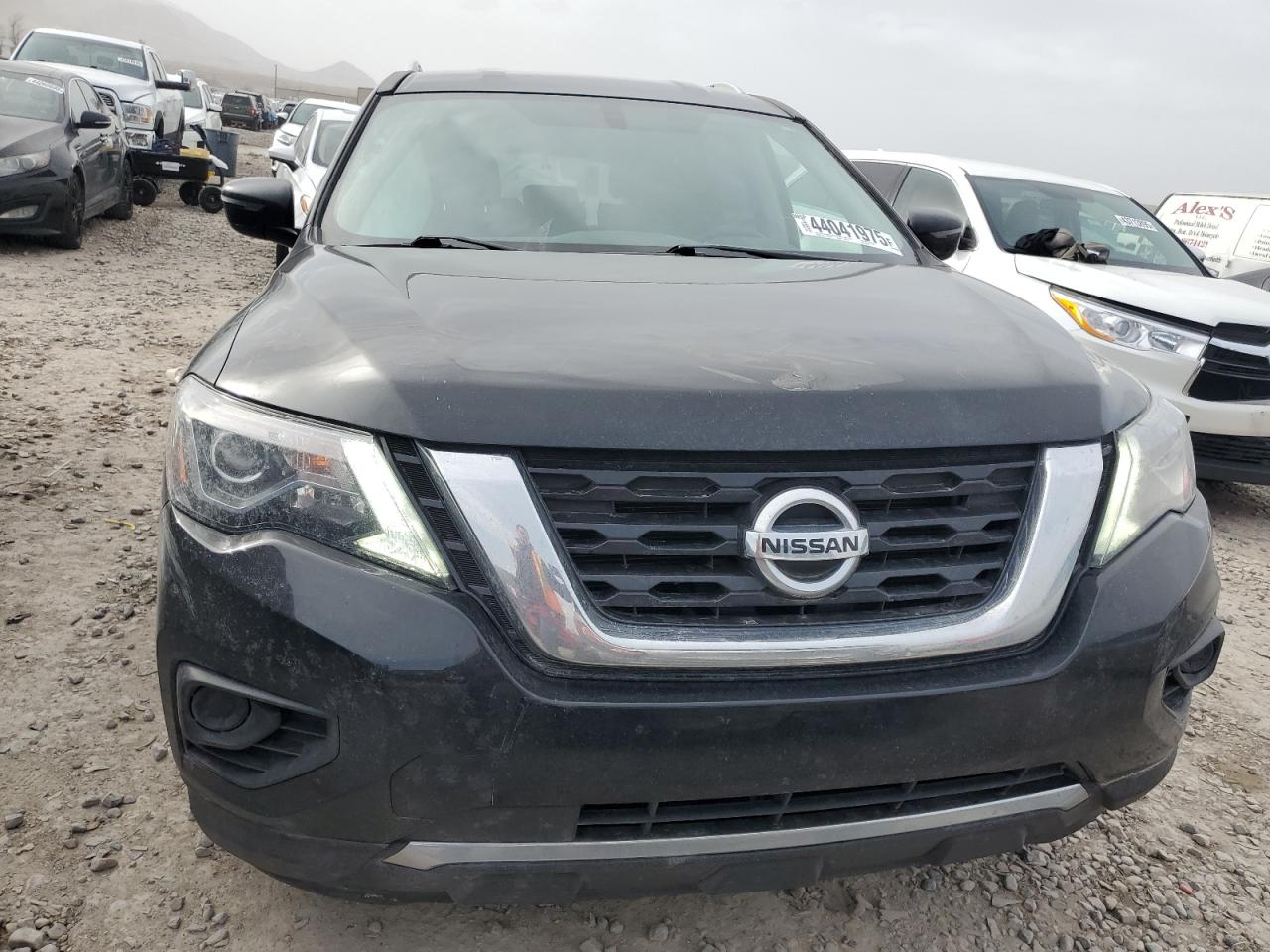 2017 Nissan Pathfinder - Image 5