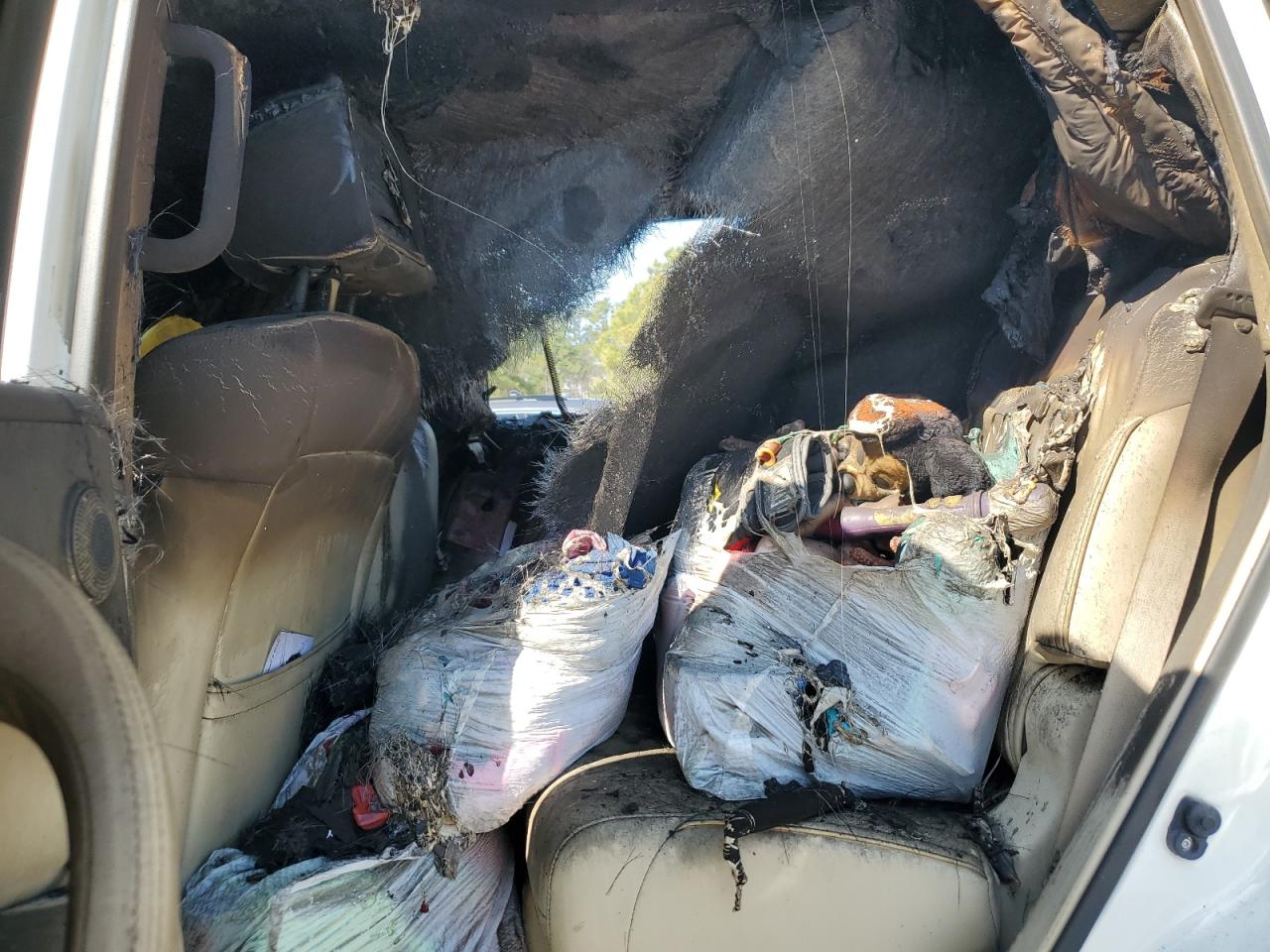 2015 Infiniti QX80 - Image 11