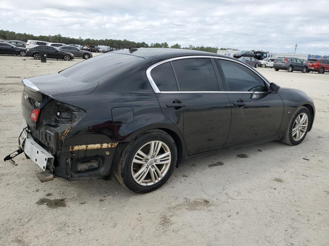 2015 Infiniti Q40 - Image 3