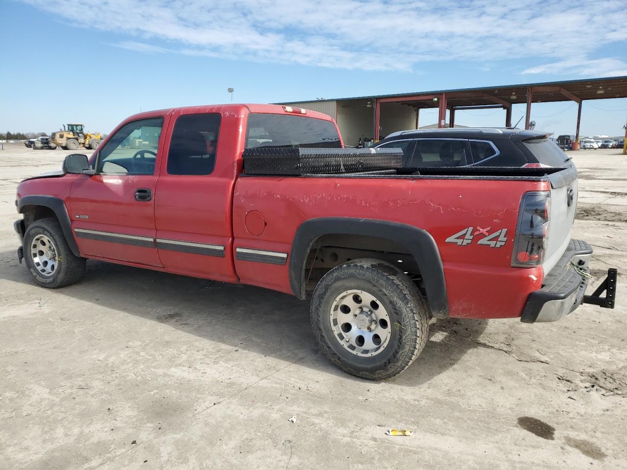 2000 Chevrolet Silverado - Image 2