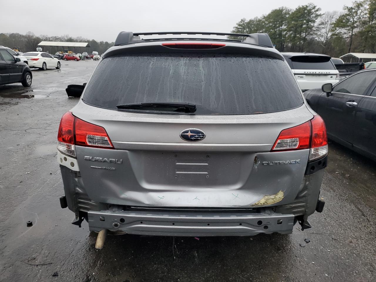 2010 Subaru Outback - Image 6