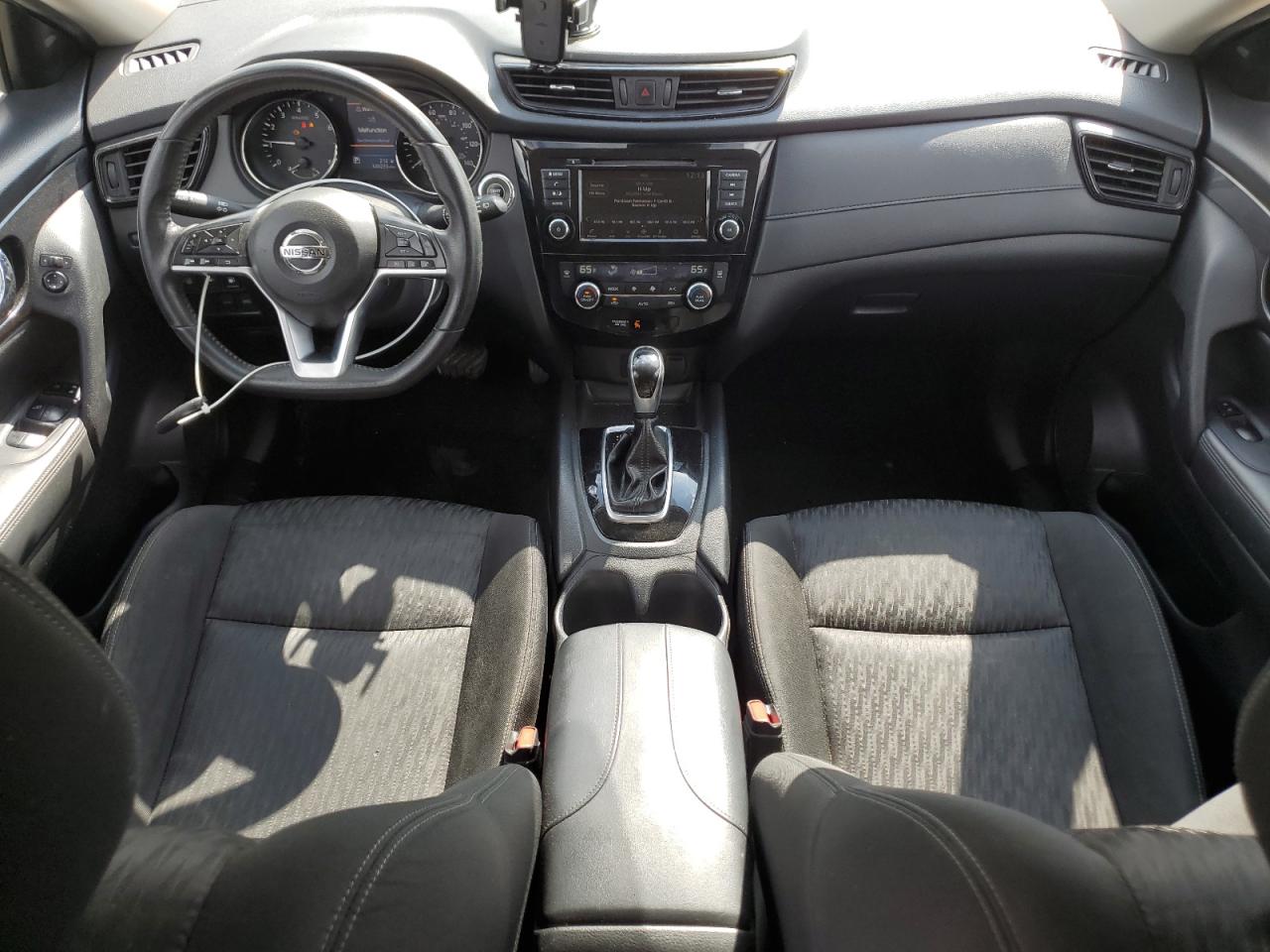 2020 Nissan Rogue - Image 8