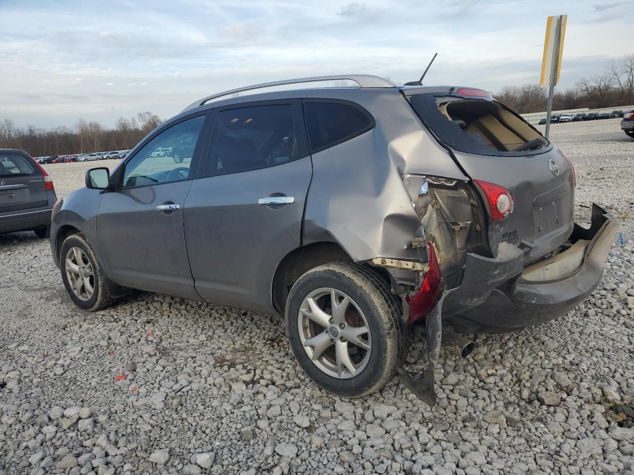 2010 Nissan Rogue - Image 2