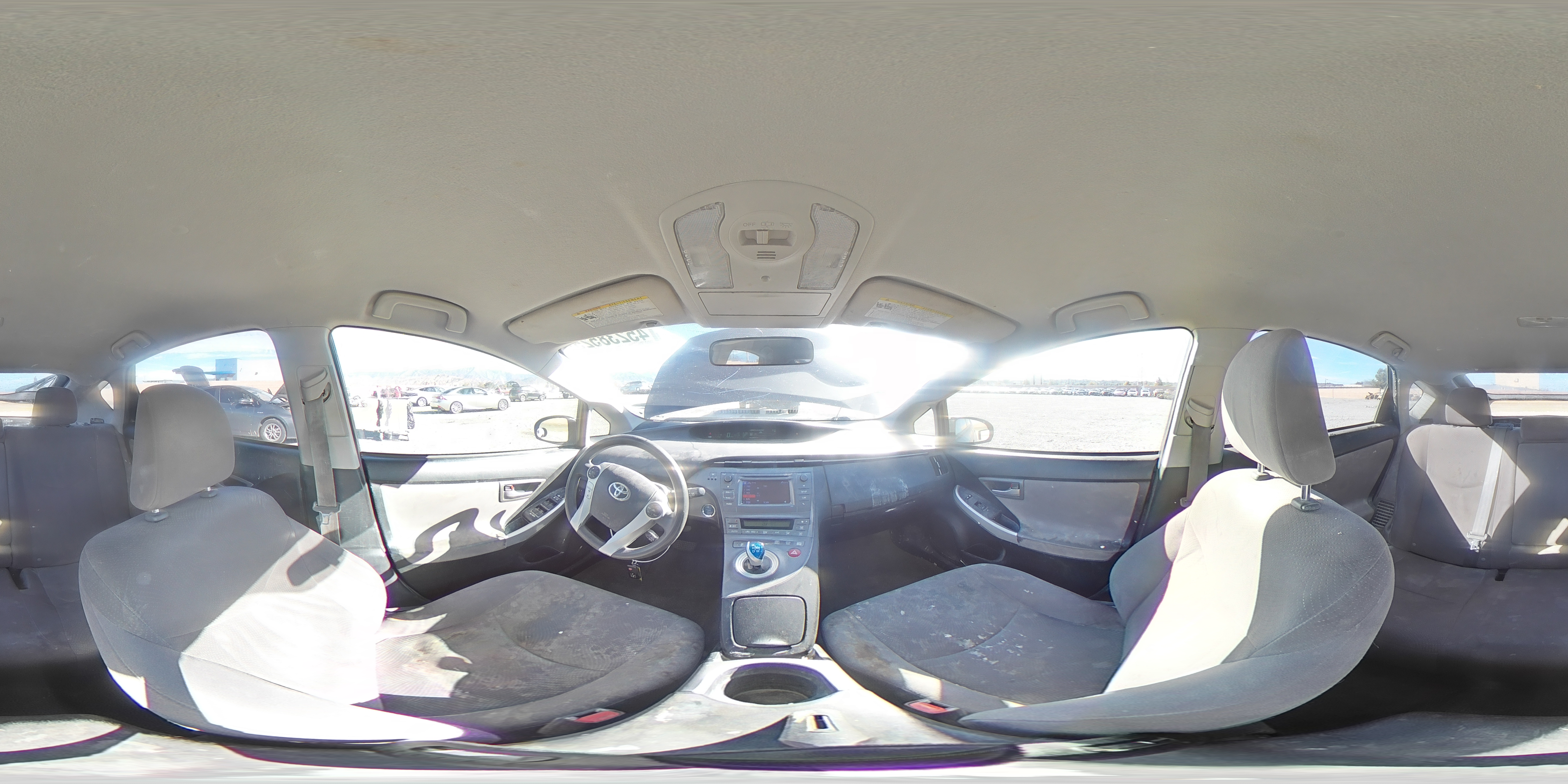 2015 Toyota Prius - Image 12