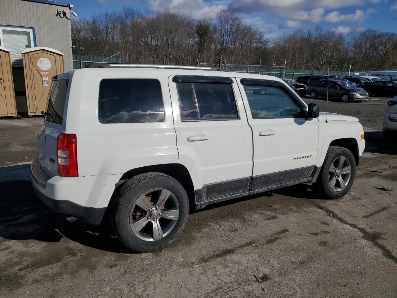 2016 Jeep Liberty (Patriot) - Image 3