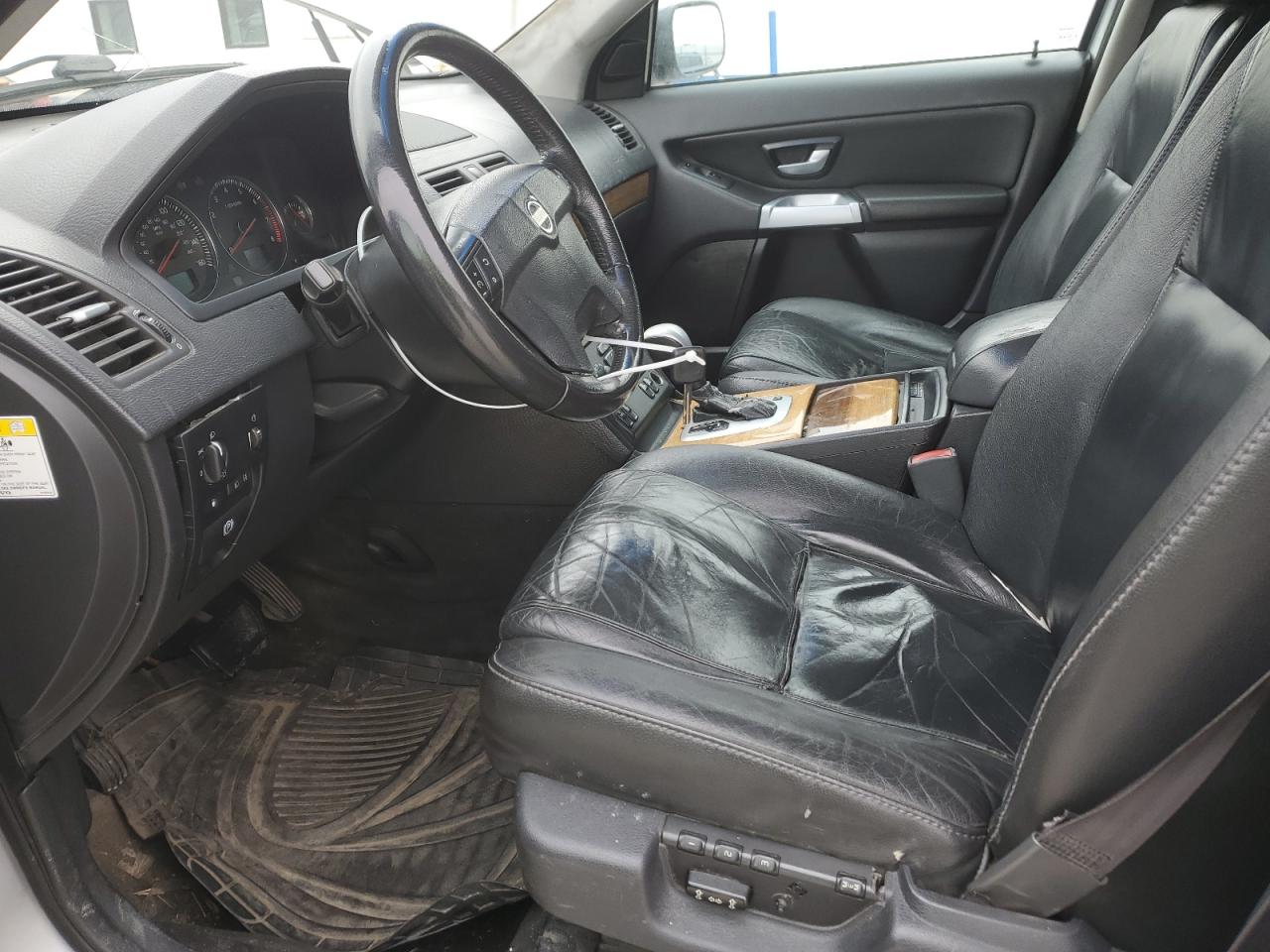 2004 Volvo XC90 - Image 7
