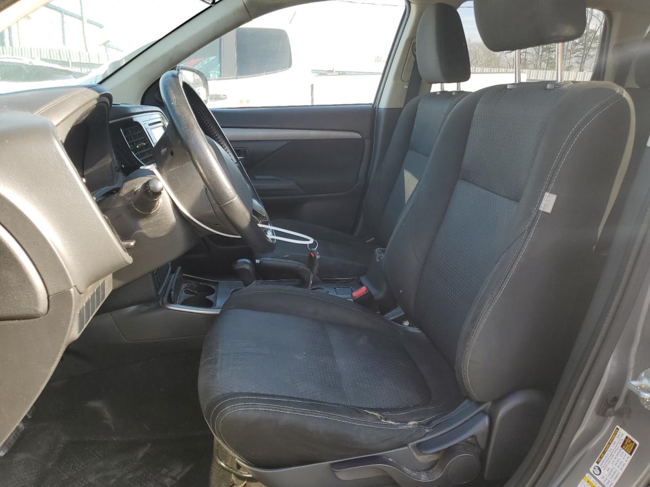 2017 Mitsubishi Outlander - Image 7