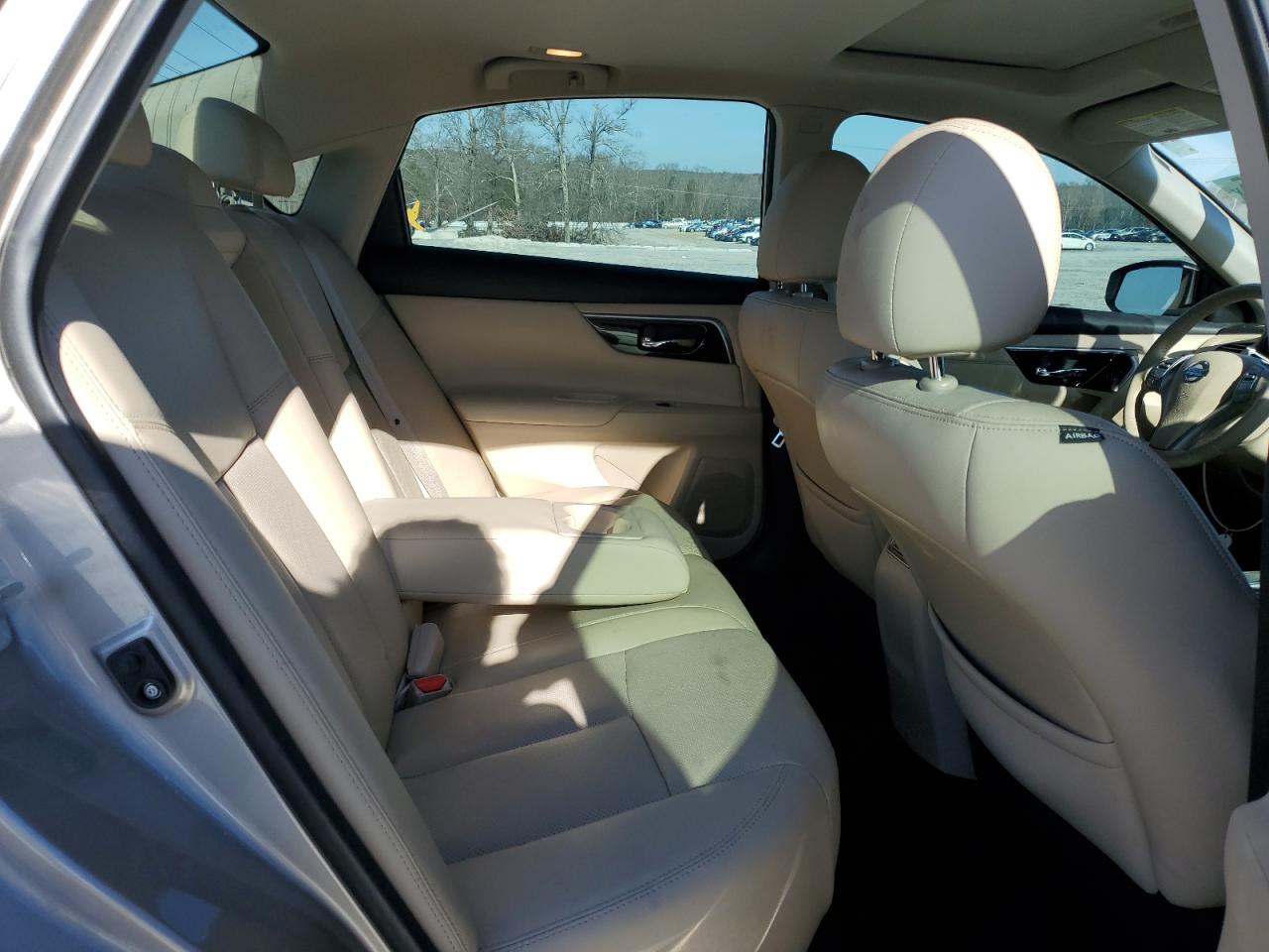 2015 Nissan Altima - Image 10