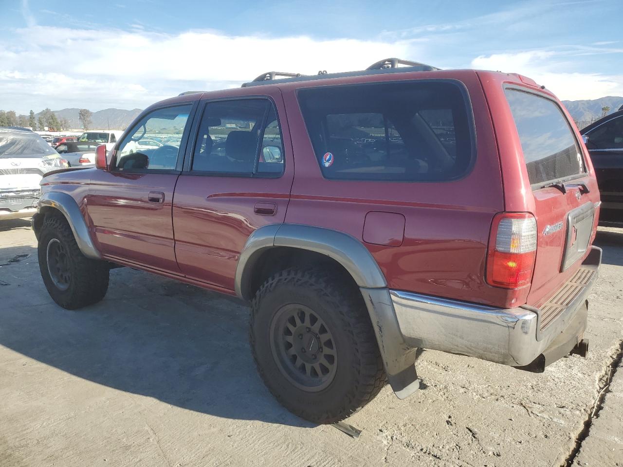 2000 Toyota 4Runner - Image 2
