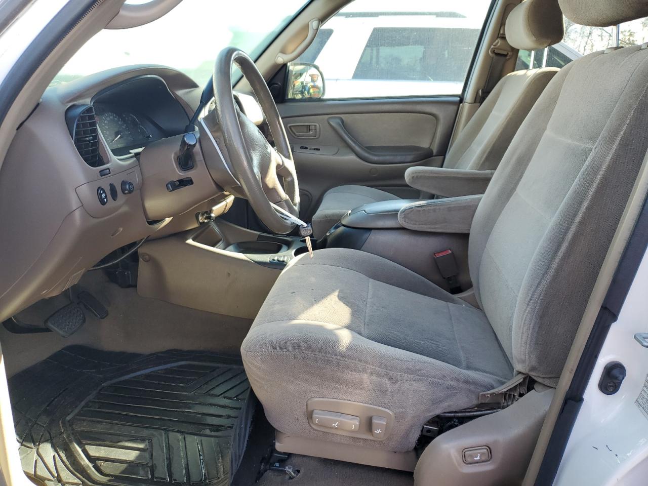2002 Toyota Sequoia - Image 7