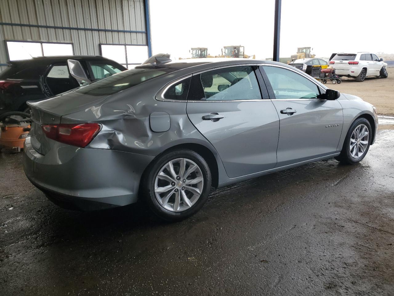 2023 Chevrolet Malibu - Image 3