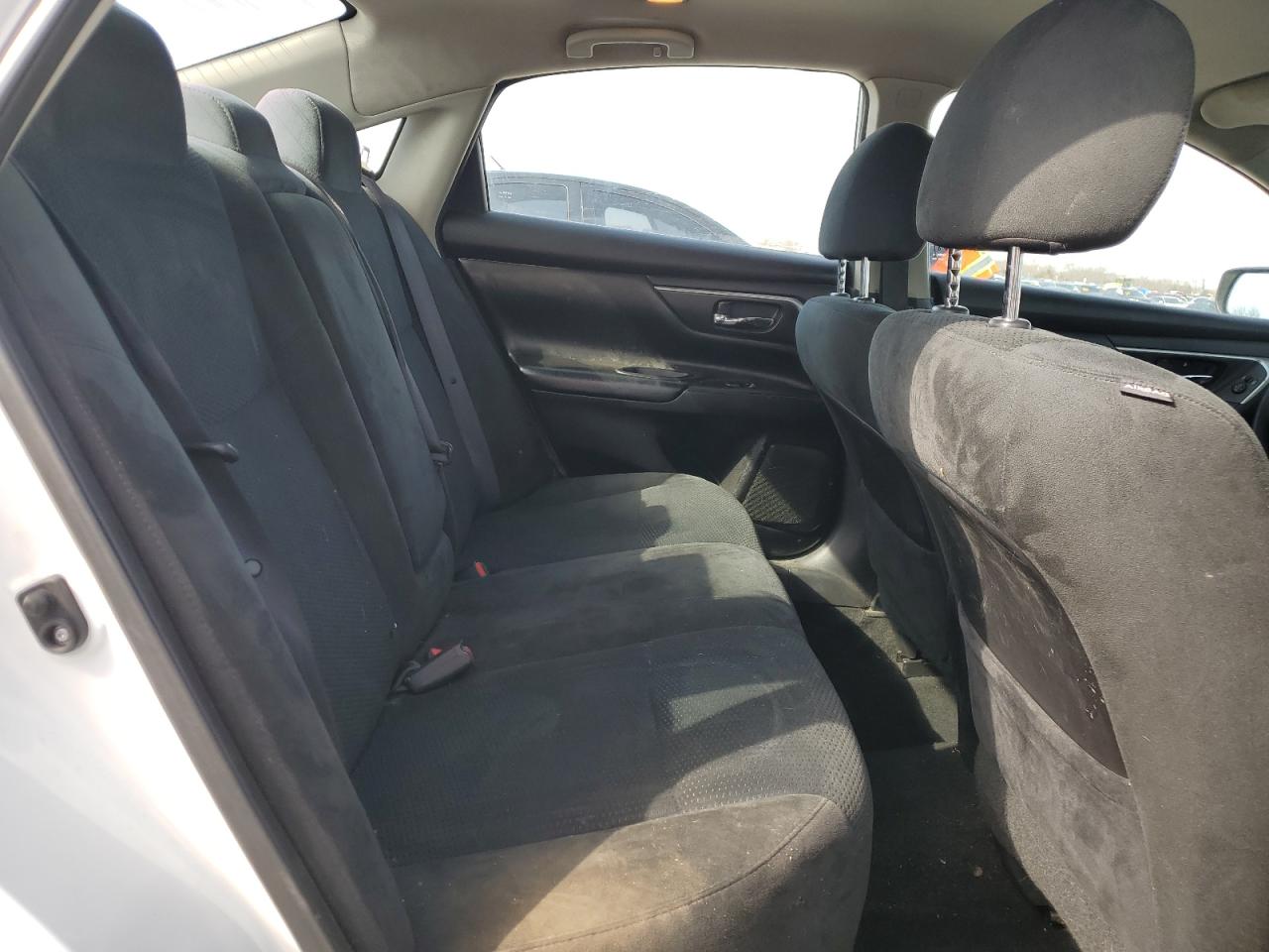 2015 Nissan Altima - Image 11