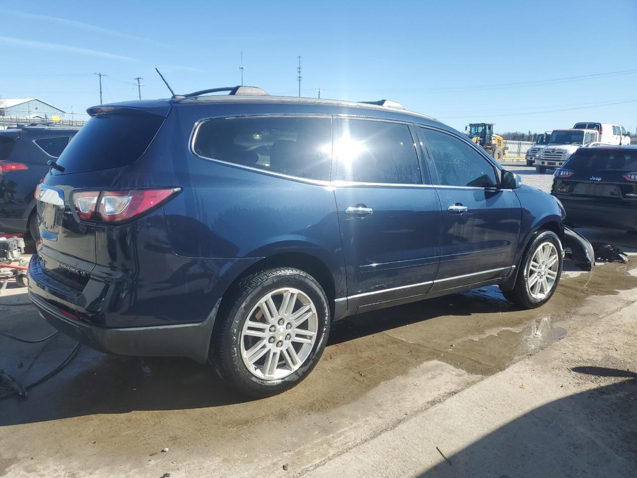2015 Chevrolet Traverse - Image 3
