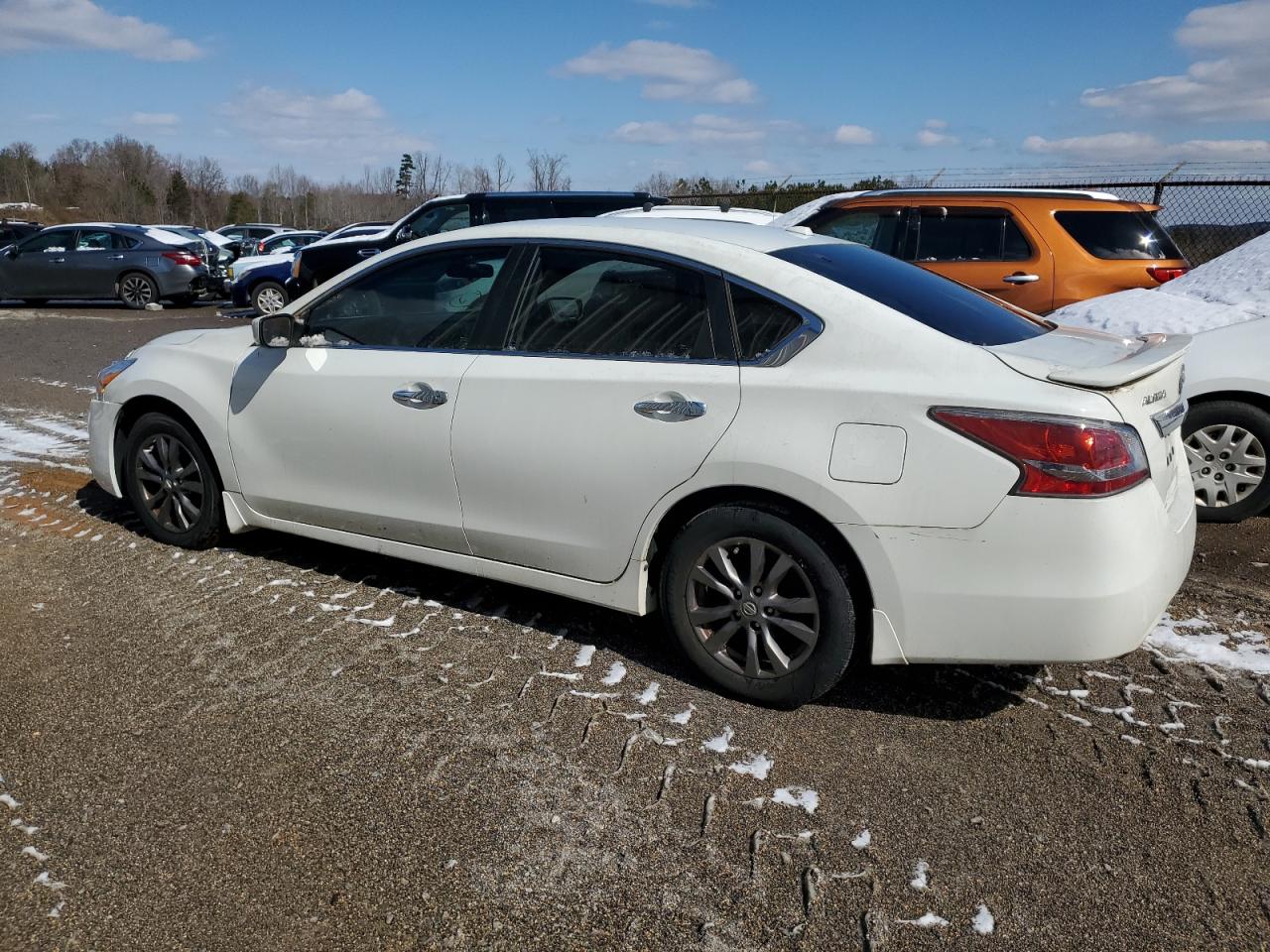 2015 Nissan Altima - Image 2