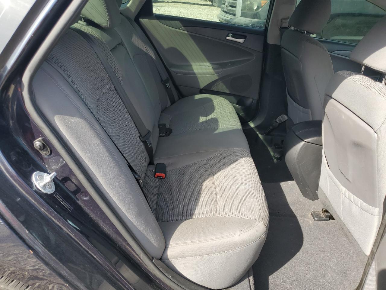 2013 Hyundai Sonata - Image 10