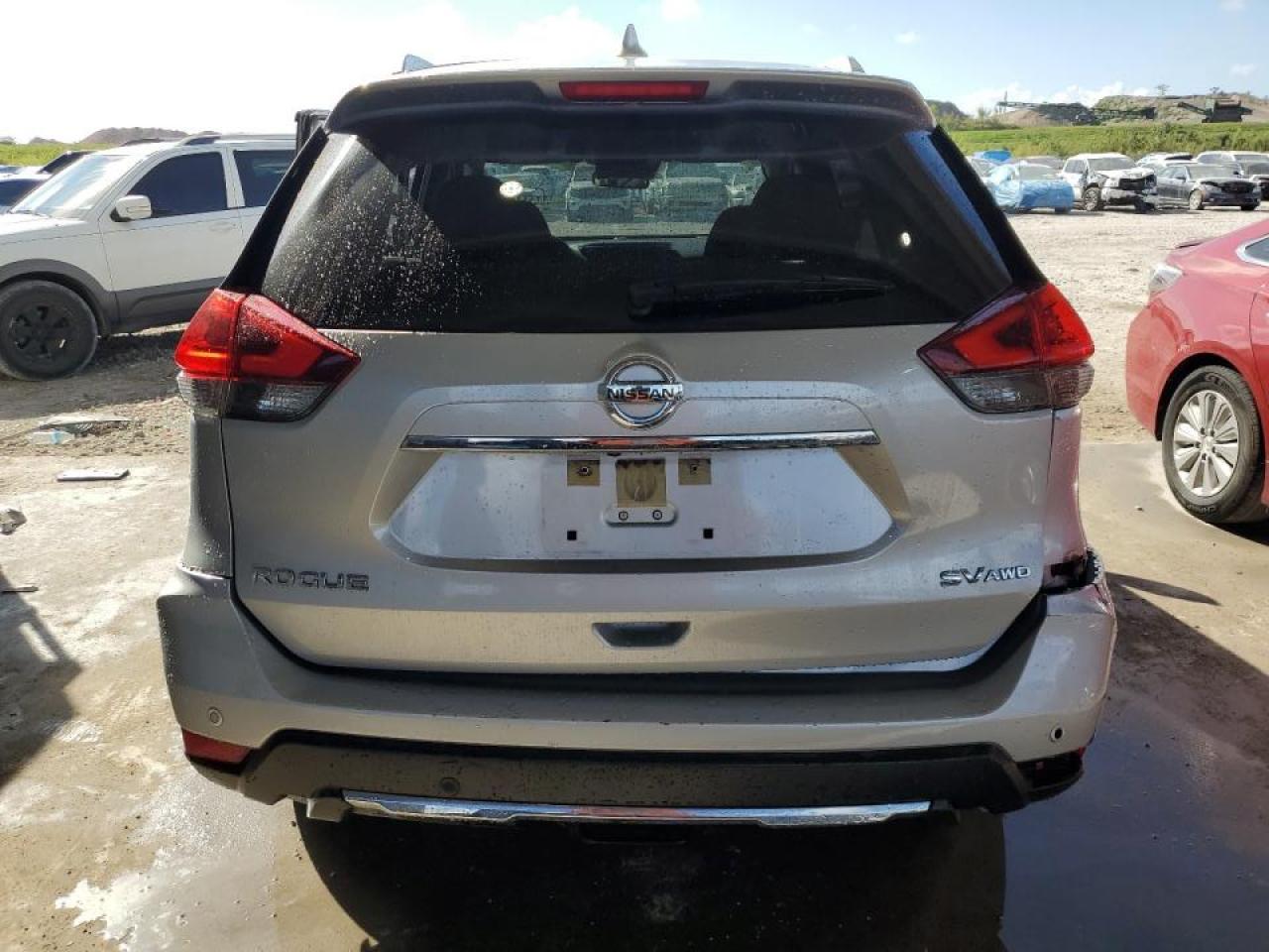 2020 Nissan Rogue - Image 6