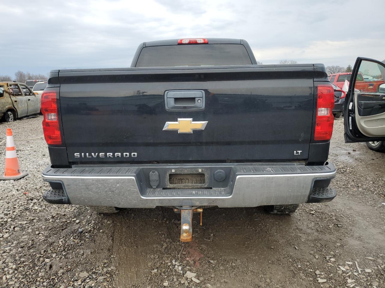 2015 Chevrolet Silverado - Image 6