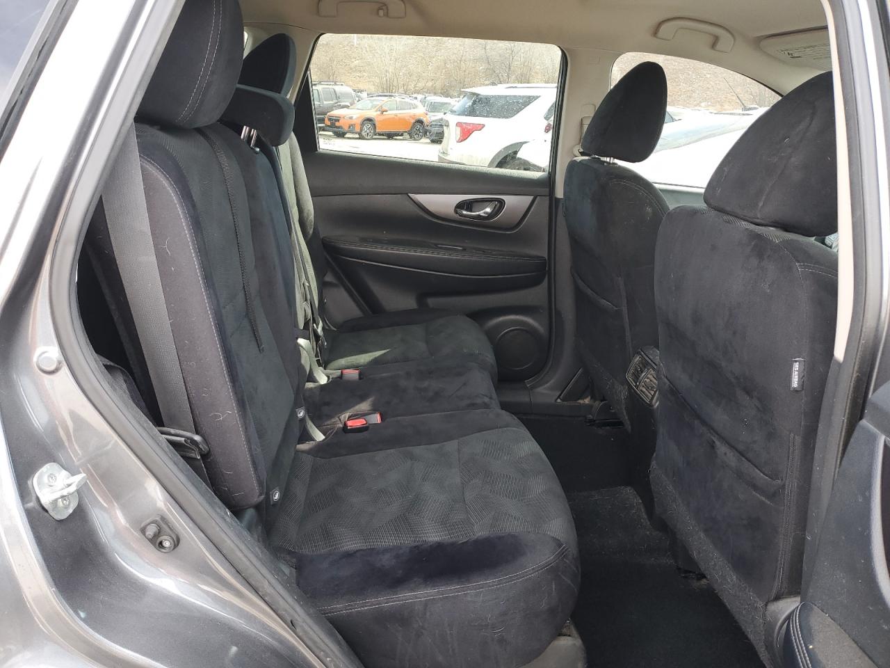 2015 Nissan Rogue - Image 11