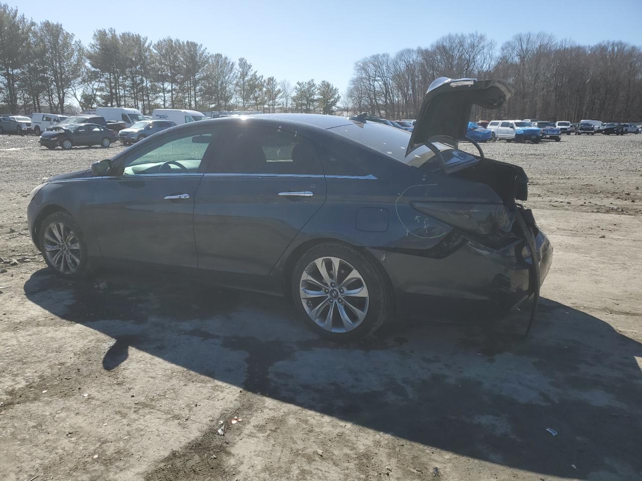 2011 Hyundai Sonata - Image 2