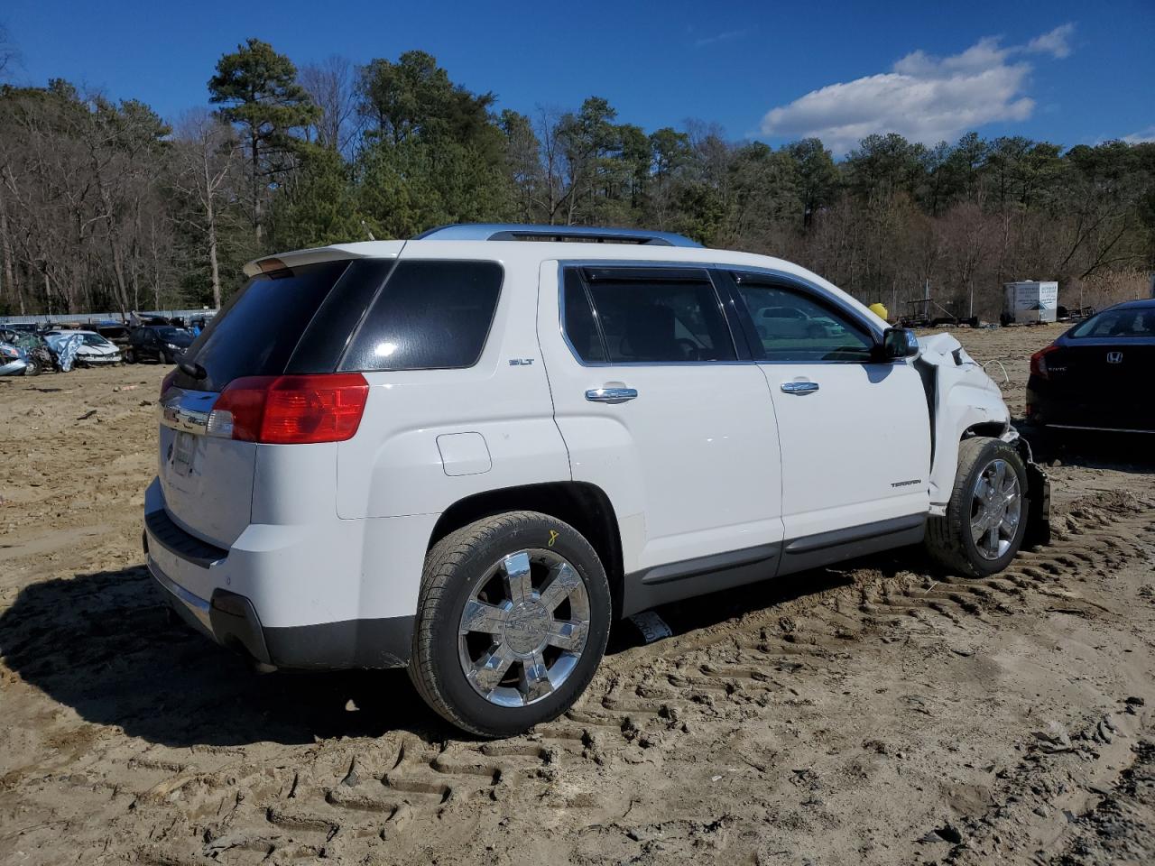 2010 GMC Terrain - Image 3