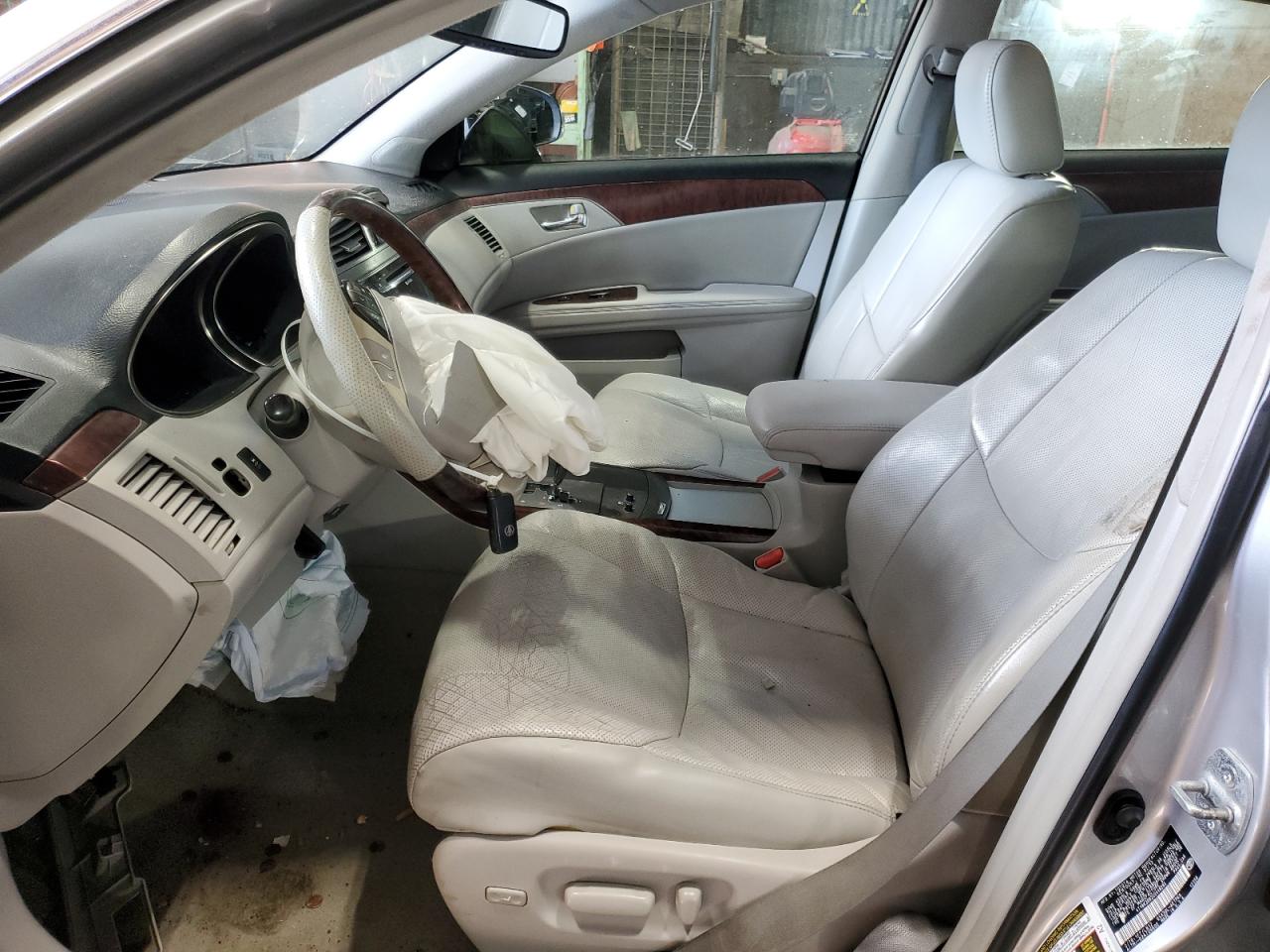 2012 Toyota Avalon - Image 7